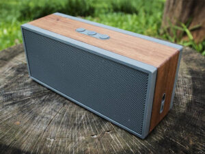 Stylish Wooden Bluetooth Speaker