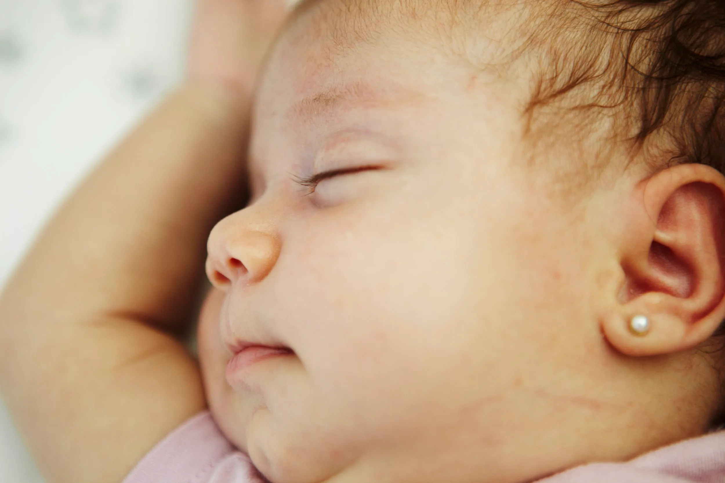 How to Help Your Baby Sleep Comfortably After Ear Piercing