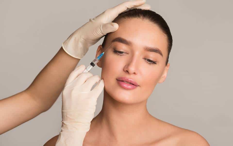 Achieve Youthful Skin: Best Doctors in Dubai for Wrinkle Reduction with Dermal Fillers