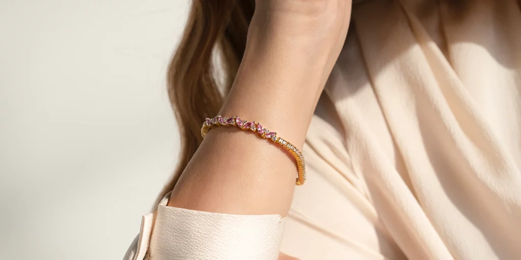 Why Crystal Bracelets Make Thoughtful and Unique Gifts