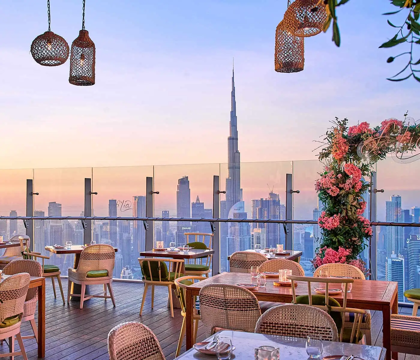 best outdoor bars in Dubai services