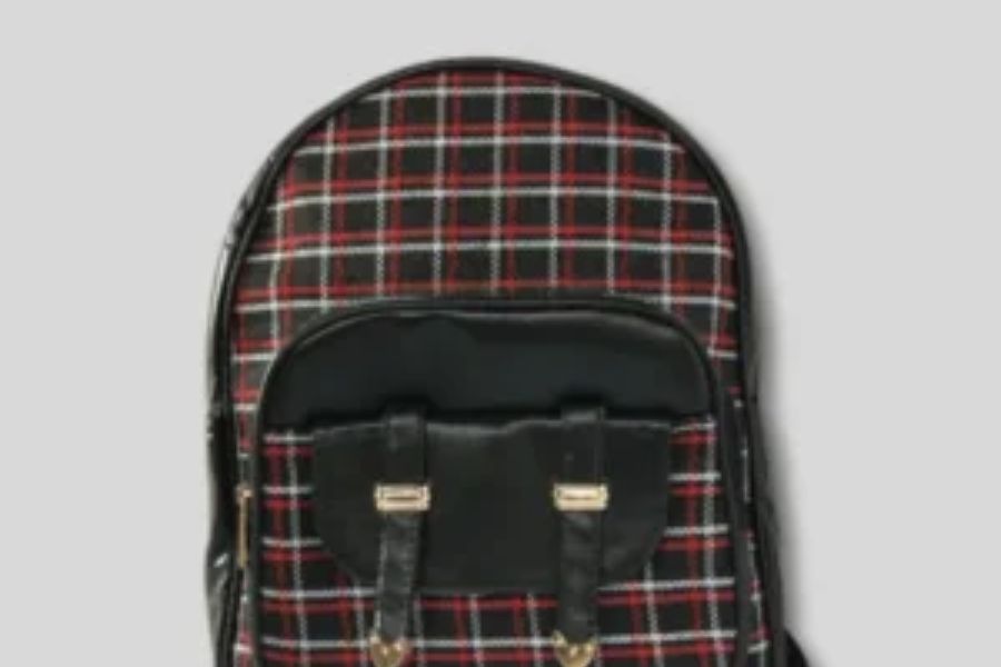 backpacks for women in Pakistan