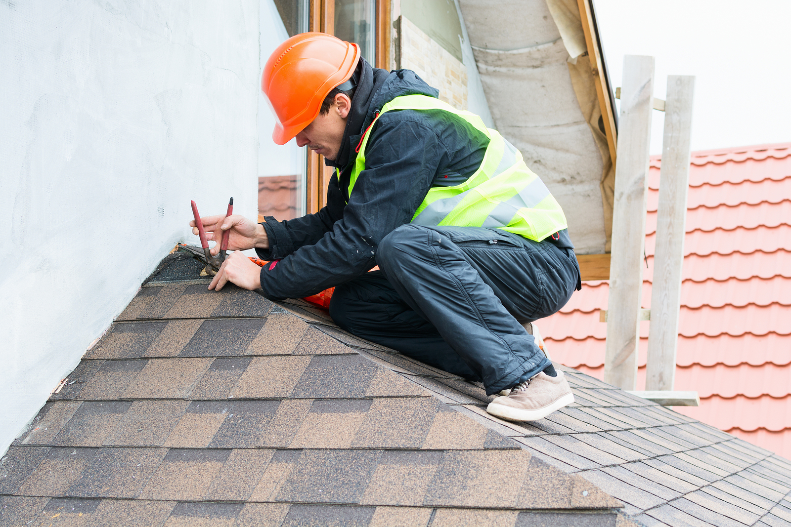 roofing companies in Lindsay on