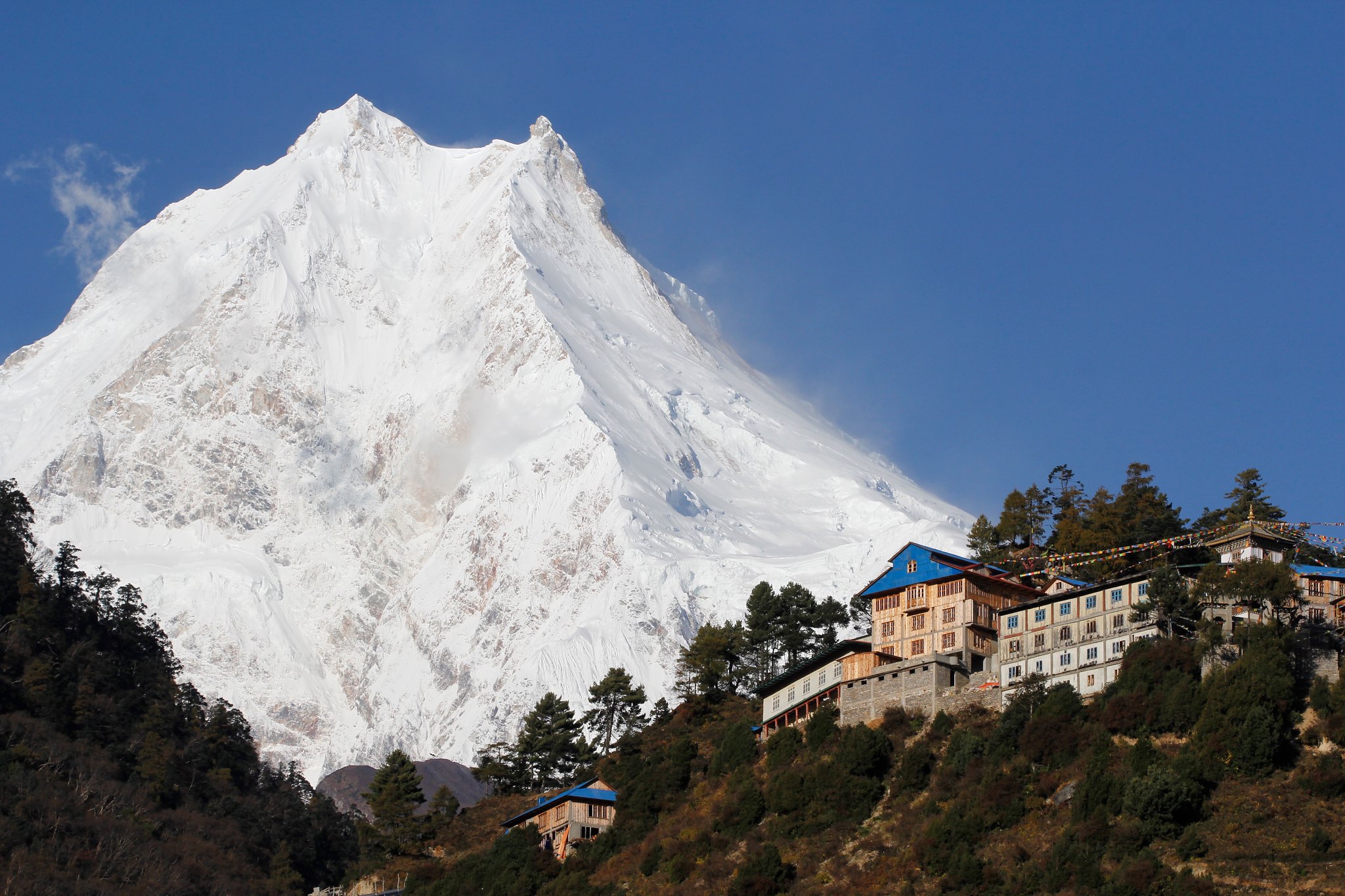 Manaslu Circuit trek costs