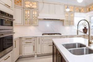 Design Ideas for Custom Kitchen Cabinets in Toronto Homes
