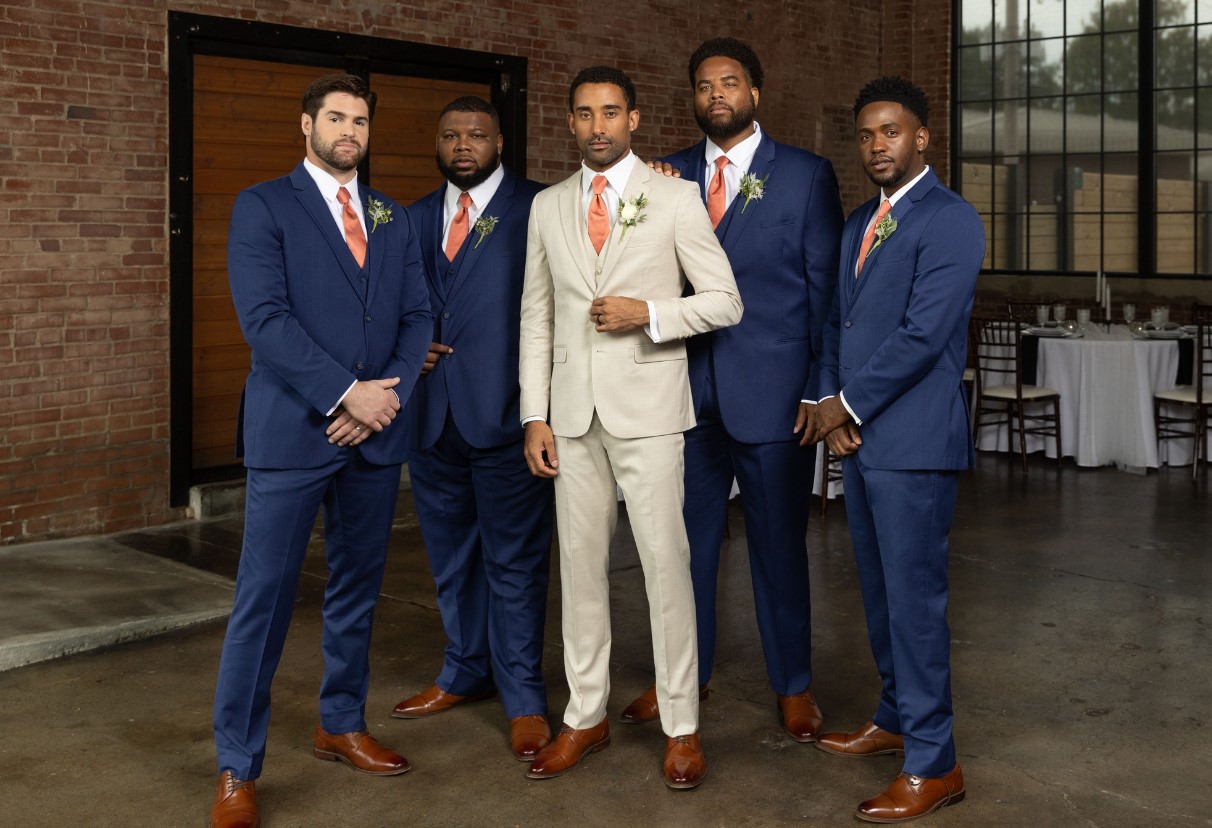 Tuxedo & Wedding Suit Rentals in Delaware