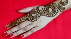 Stylish Arabic mehndi
