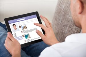 Top Strategies to Optimize Your LinkedIn Profile for Marketing Success