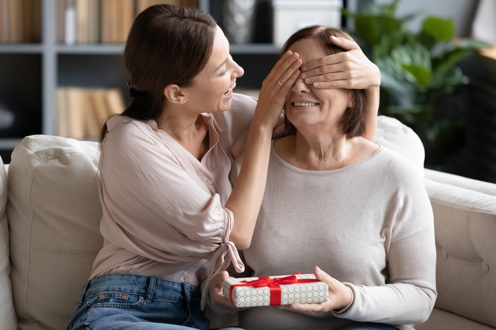 What Are Mother’s Day Gifts for Moms Who Love History