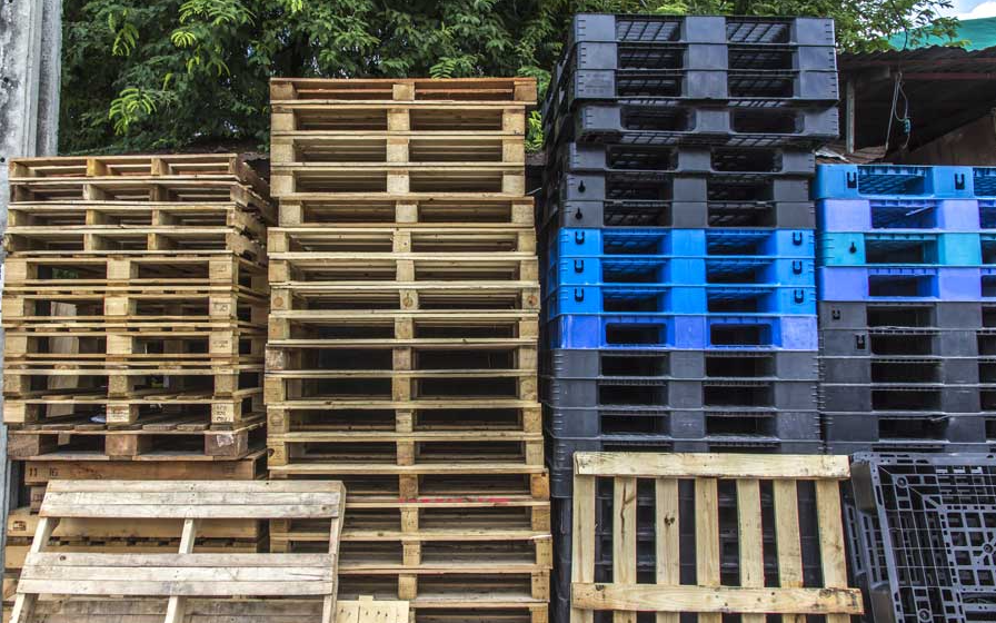 Wood & Plastic Pallets 1