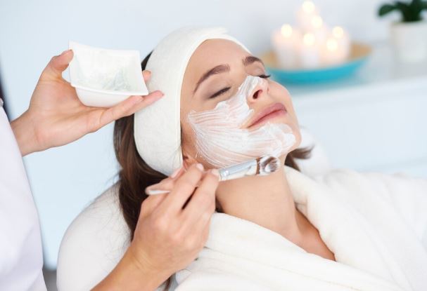 Collagen facial treatment