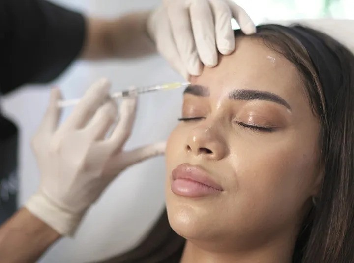 Why Botox in Dubai Is a Popular Choice for Non-Surgical Facelifts