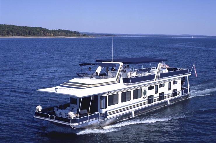 What Are the Best Ways to Enjoy Lakeside Water Activities