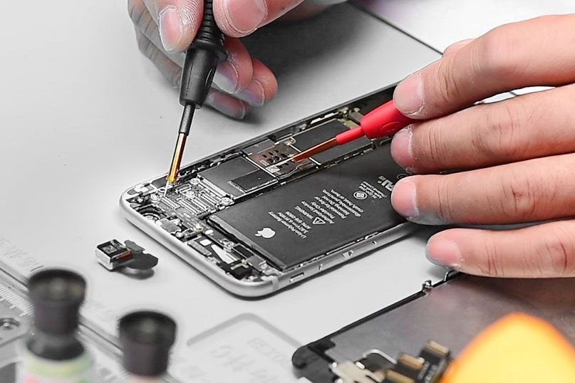Top 10 Signs Your Phone Needs Professional Repair