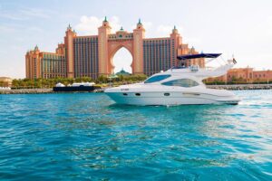yacht tour in Dubai