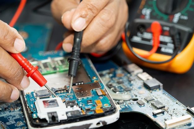 A Practical Guide to Fixing Your Smartphone in the U.S.