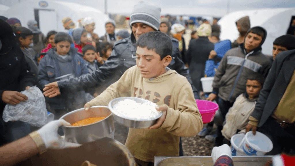 donate food to Syrian families
